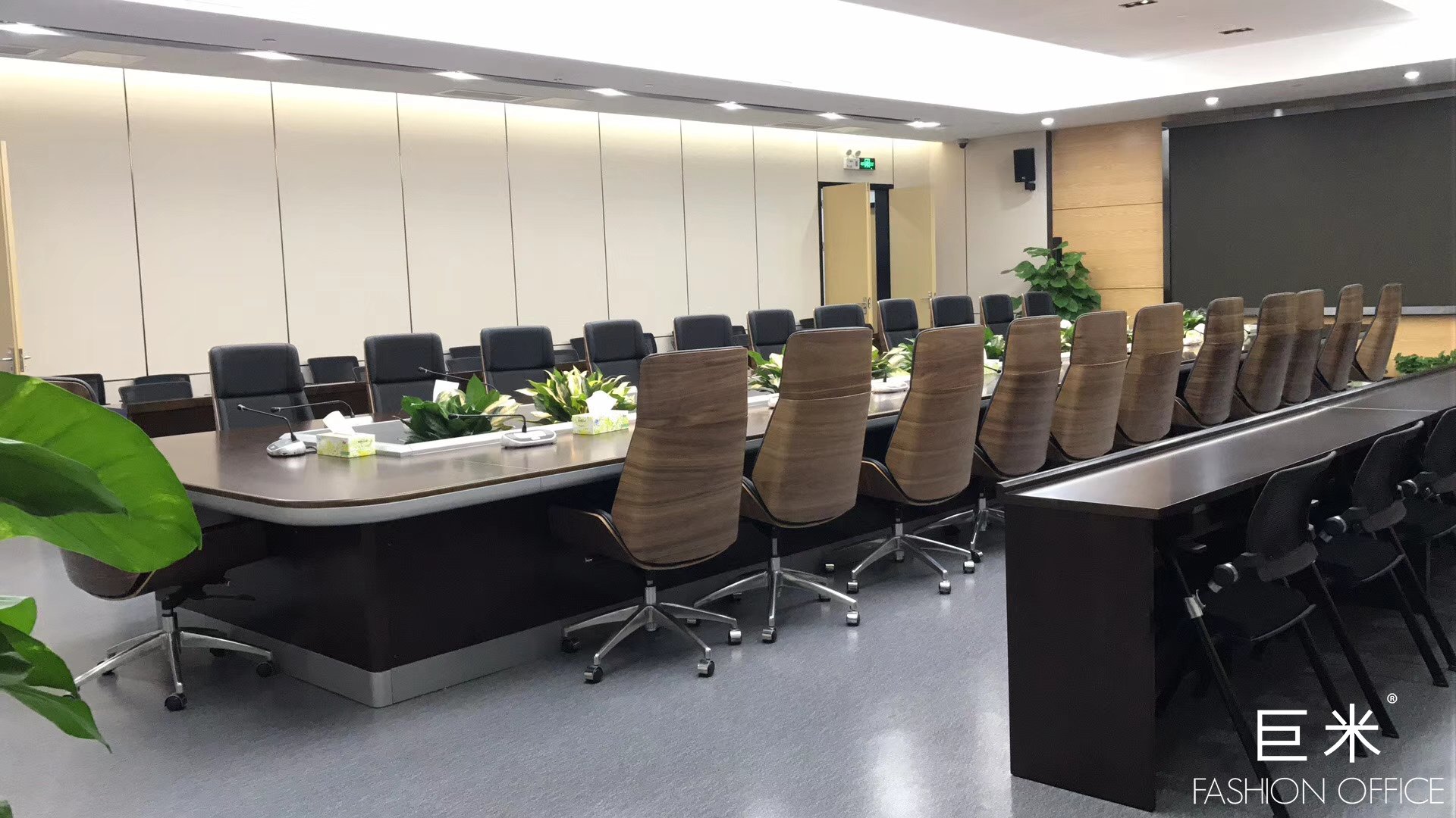 長(zhǎng)方形會(huì)議桌